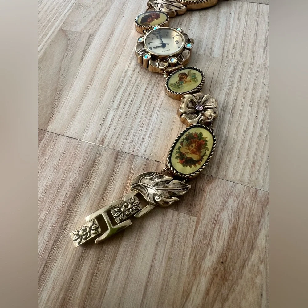 Rare Vintage gold tone Cherub Charm Bracelet Watch NEW BATTERY